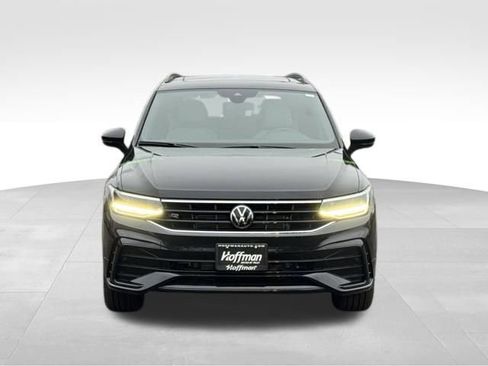 Used 2024 Volkswagen Tiguan SE R-Line image 2
