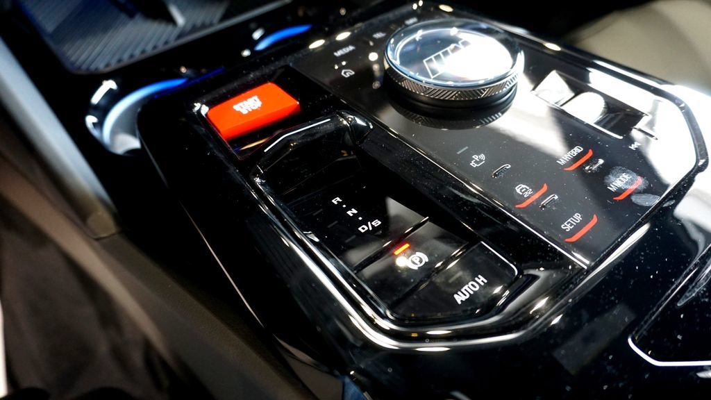 New 2027 BMW M5 Touring AWD/4WD image 21