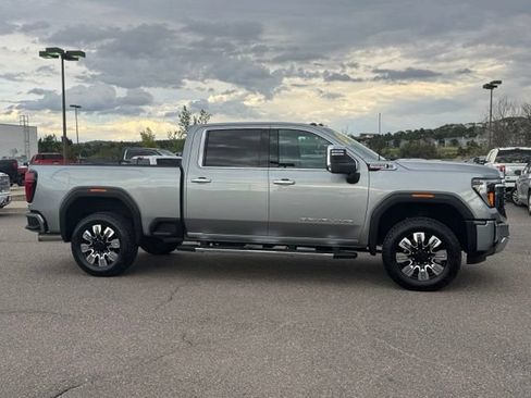 Used 2025 GMC Sierra 2500 Denali w/ Denali Reserve Package AWD/4WD image 6