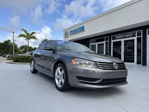 Used 2014 Volkswagen Passat 1.8T SE FWD image 30