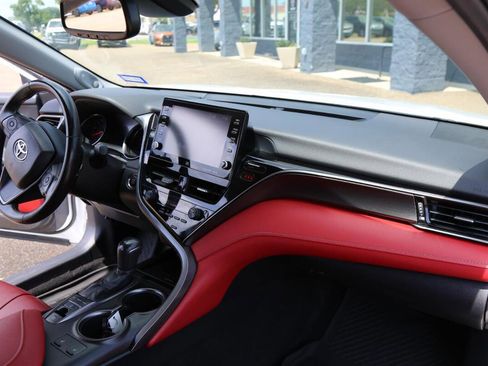 Used 2021 Toyota Camry XSE image 21