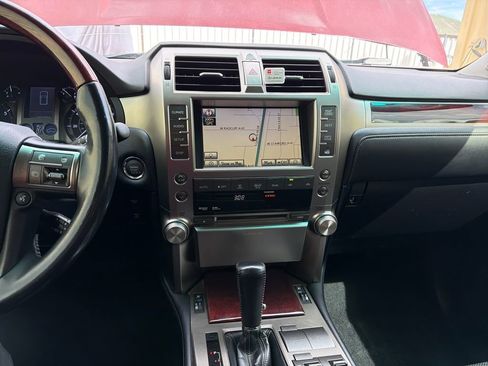 Used 2011 Lexus GX 460 w/ Convenience Pkg image 11