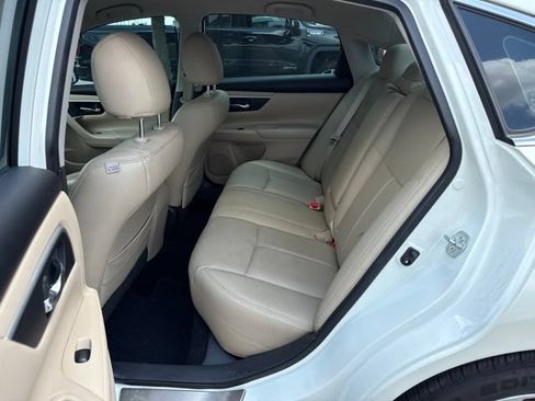 Used 2017 Nissan Altima 2.5 SV FWD image 6