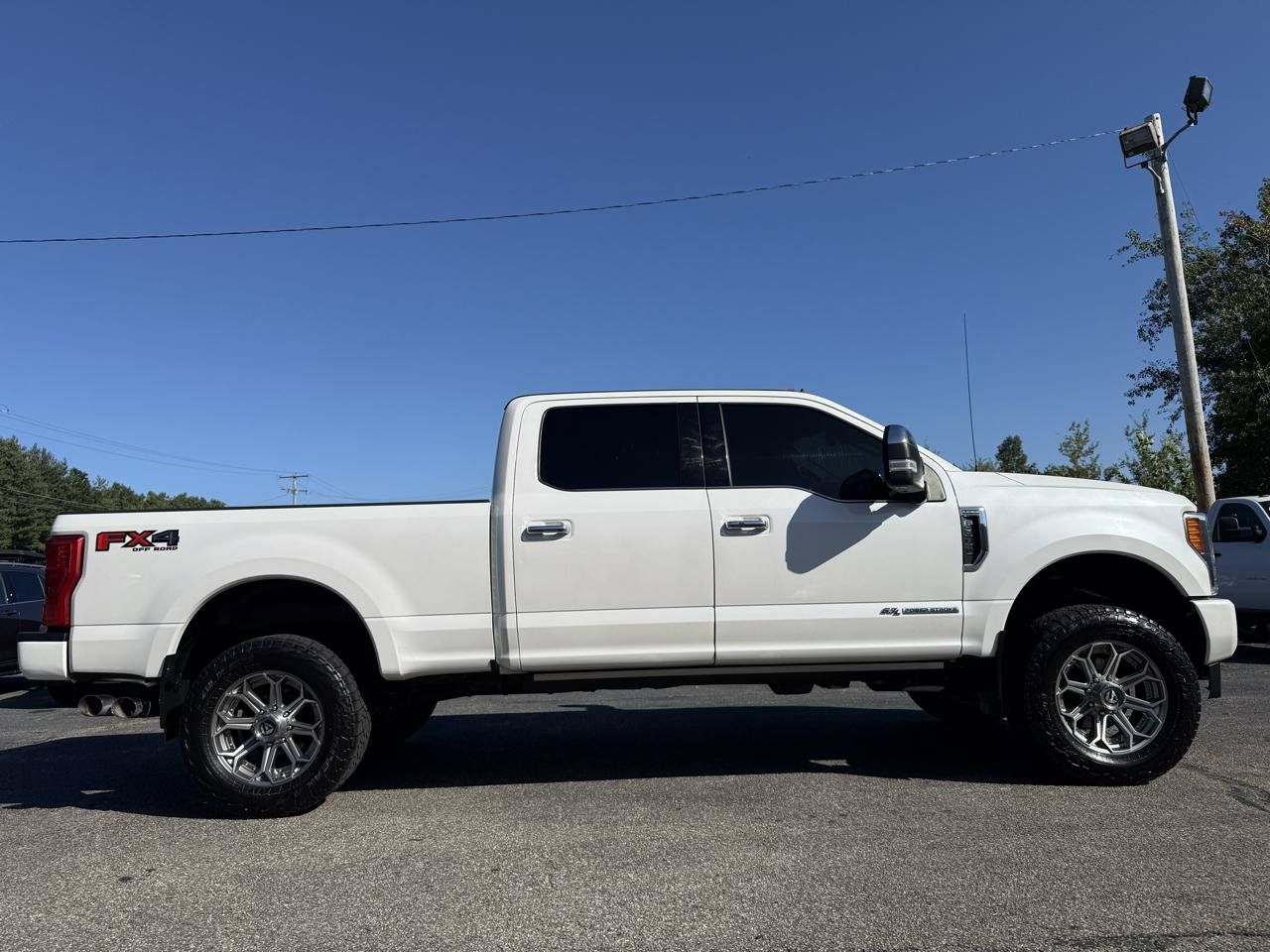 Used 2019 Ford F350 Platinum w/ Platinum Ultimate Package AWD/4WD image 18