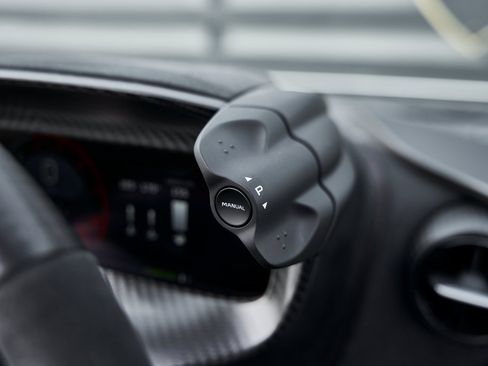 Used 2024 McLaren 750S image 63