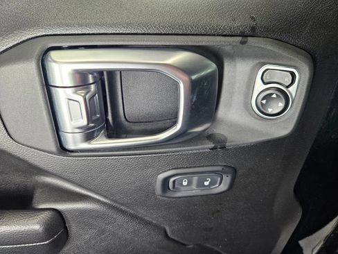 Used 2024 Jeep Wrangler Unlimited Sport AWD/4WD image 10