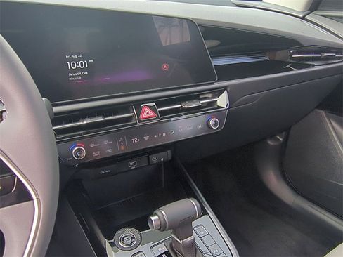 New 2025 Kia Niro EX Touring image 8
