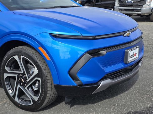 New 2026 Chevrolet Equinox EV LT w/ Convenience Package II image 9