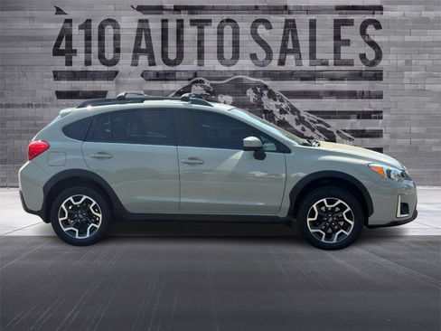 Used 2017 Subaru Crosstrek 2.0i Premium w/ Moonroof Package AWD/4WD image 2