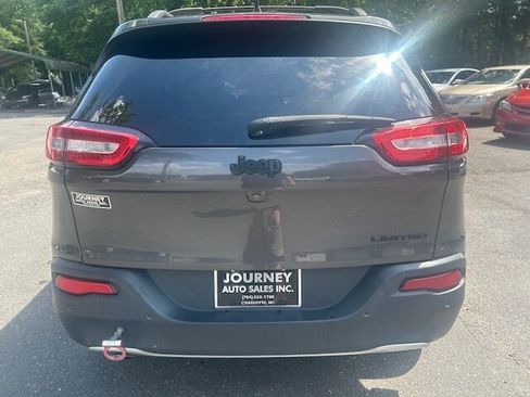 Used 2018 Jeep Cherokee Limited FWD image 5