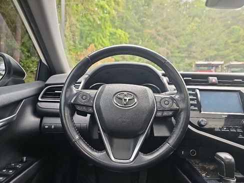 Used 2020 Toyota Camry SE FWD image 12