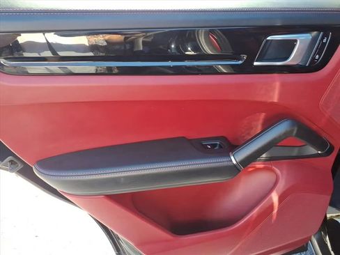 Used 2021 Porsche Cayenne S image 14
