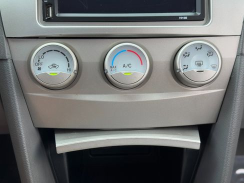 Used 2010 Toyota Camry image 25