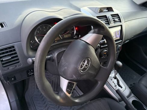 Used 2013 Toyota Corolla S image 11