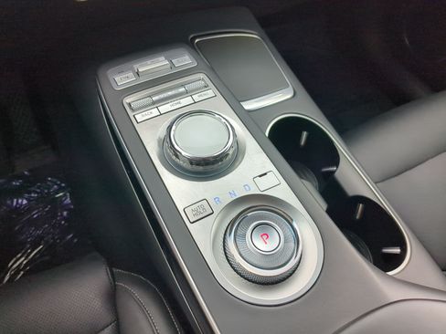 Used 2025 Genesis GV70 2.5T AWD/4WD image 29