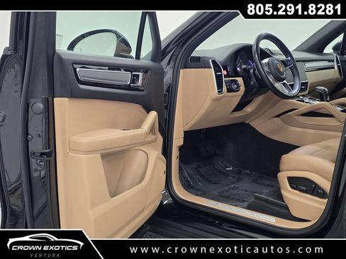 Used 2022 Porsche Cayenne Platinum Edition AWD/4WD image 24