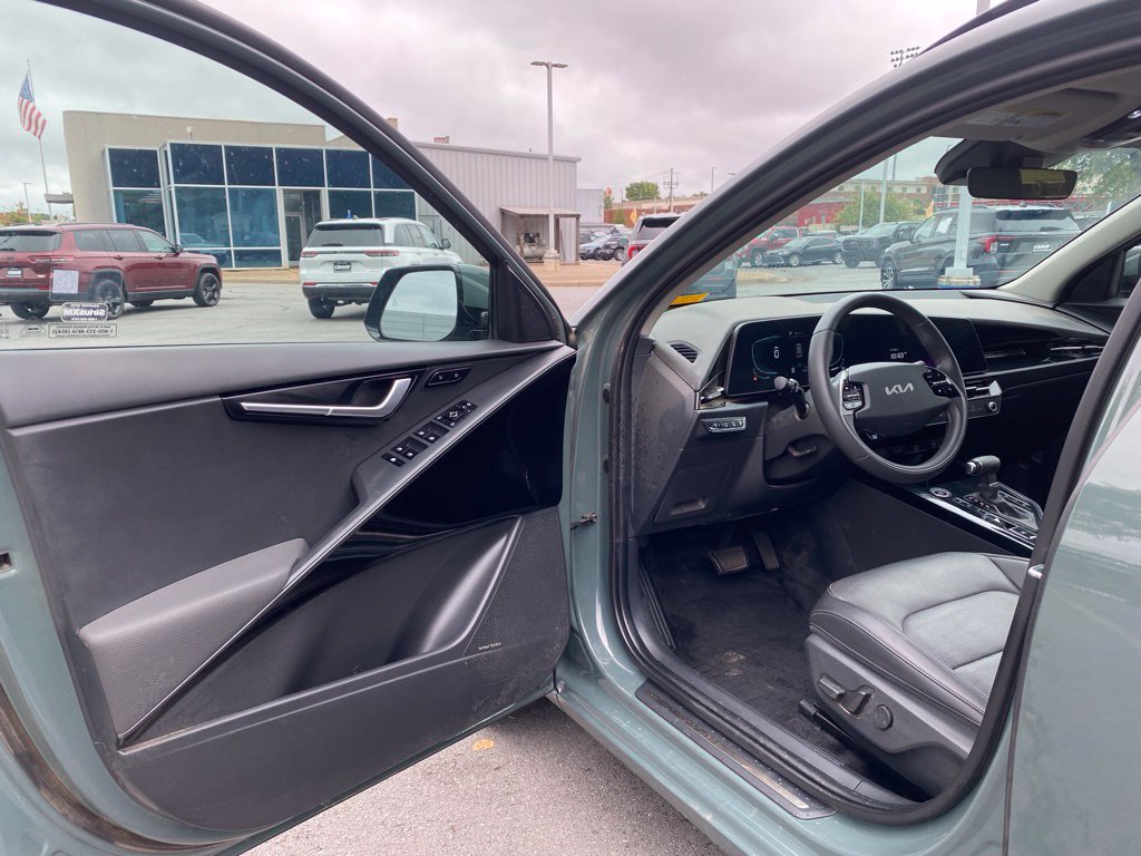 Used 2026 Kia Niro FWD image 7