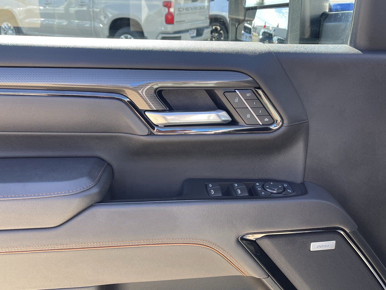 Used 2025 GMC Sierra 2500 AT4 AWD/4WD image 18