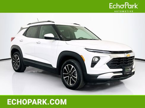 Used 2025 Chevrolet TrailBlazer LT AWD/4WD image 1