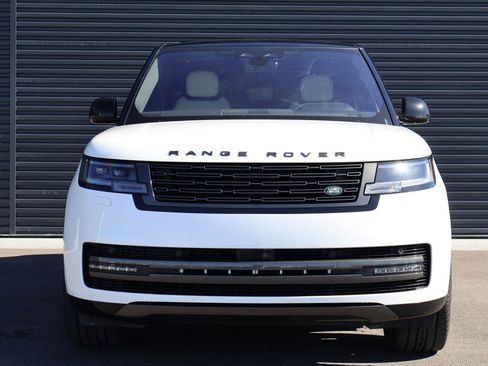Used 2023 Land Rover Range Rover SE AWD/4WD image 2