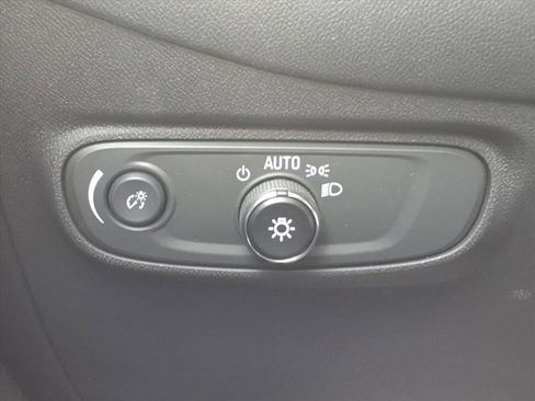 Used 2022 Chevrolet Equinox LT image 24