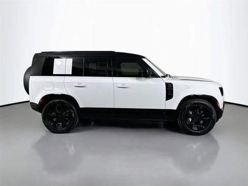 Certified 2026 Land Rover Defender 110 X-Dynamic SE AWD/4WD image 4