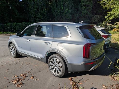 Certified 2022 Kia Telluride S AWD/4WD image 4