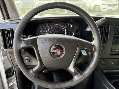Used 2015 GMC Savana 3500 Extended image 12