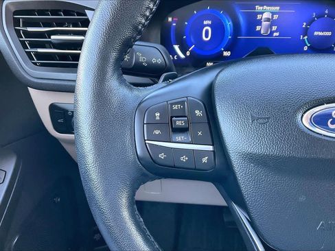 Used 2020 Ford Escape Titanium image 23