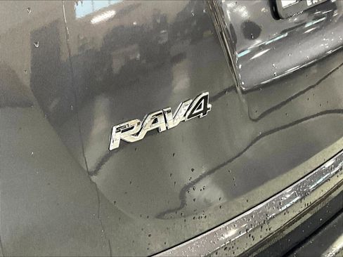 Used 2017 Toyota RAV4 XLE w/ Plus Special Value Package FWD image 21