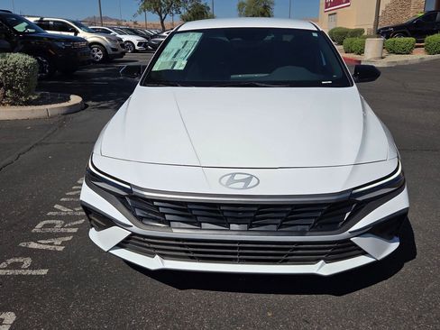 New 2025 Hyundai Elantra SEL image 2