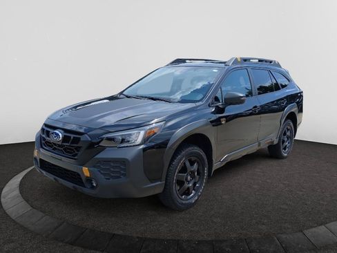 Used 2025 Subaru Outback Wilderness AWD/4WD image 3