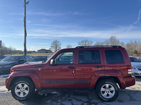 Used 2010 Jeep Liberty Sport w/ Popular Equipment Group image 4