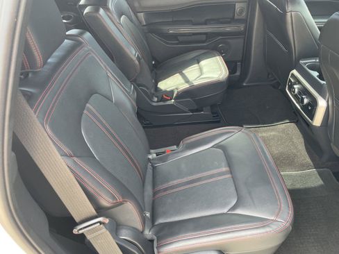 Used 2023 Ford Expedition Limited AWD/4WD image 30