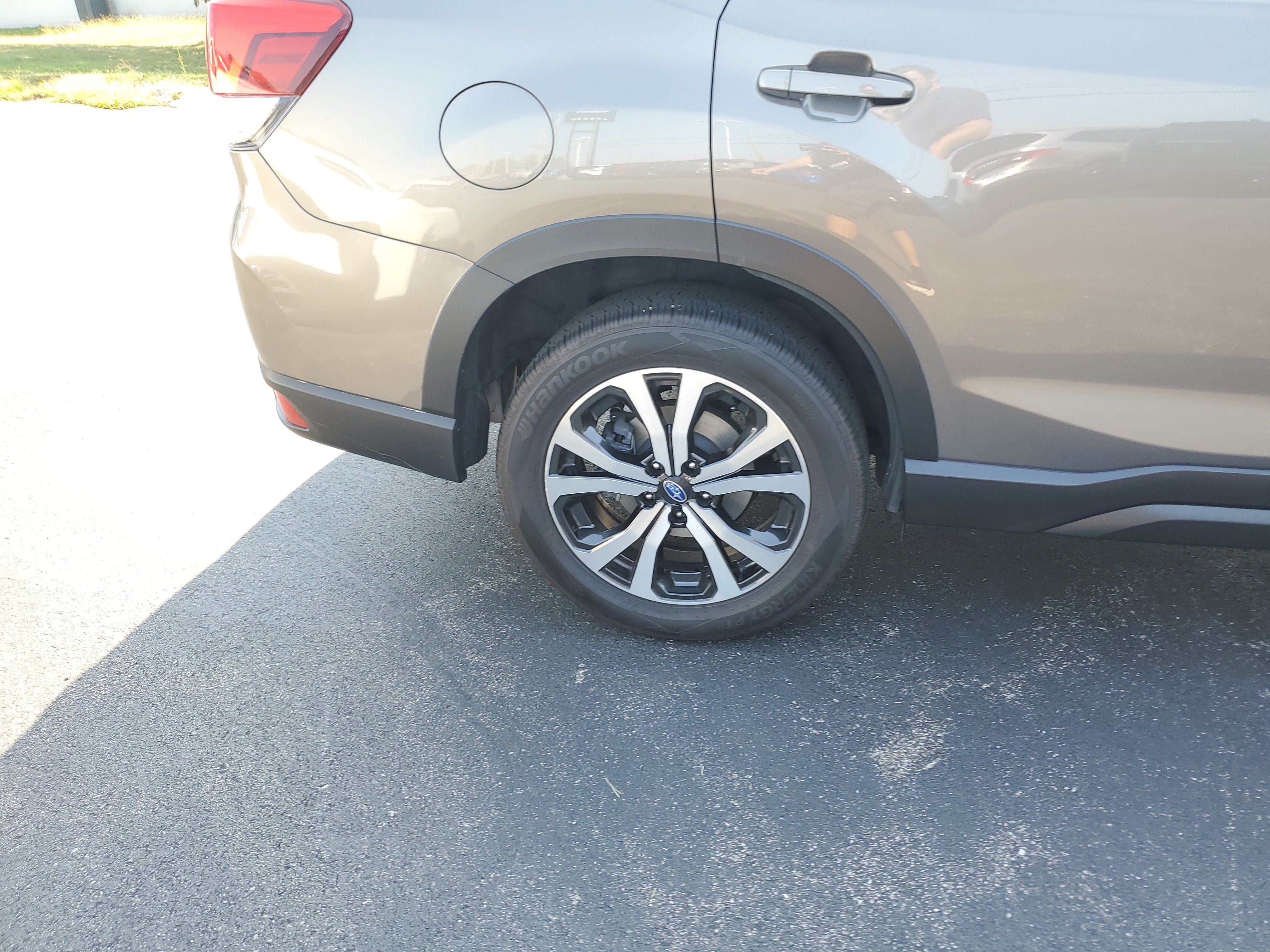 Used 2020 Subaru Forester Limited w/ Popular Package #3 AWD/4WD image 6