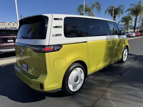 Used 2025 Volkswagen ID. Buzz 1st Edition image 10