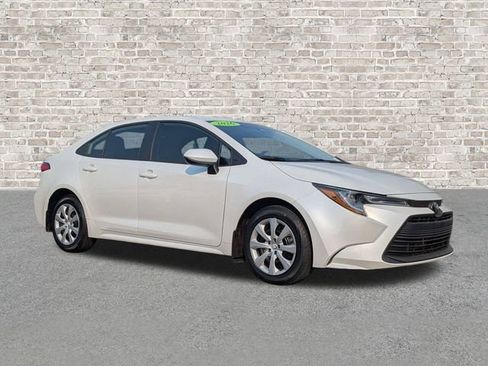 Used 2026 Toyota Corolla LE FWD image 1