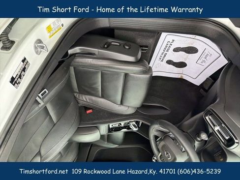 Used 2023 Volvo XC40 B5 Plus w/ Protection Package Premier image 8