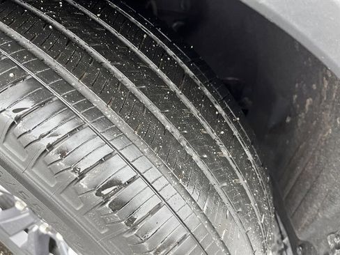 Used 2023 Ford Explorer XLT w/ Equipment Group 202A image 4