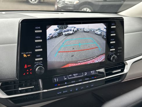 Used 2021 Toyota Sienna LE image 22