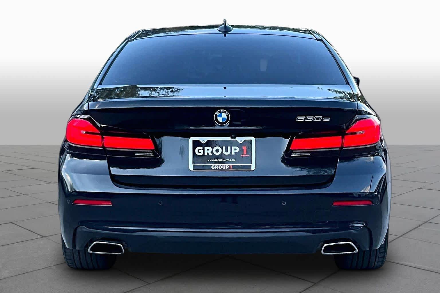 Used 2021 BMW 530e w/ Premium Package RWD image 5