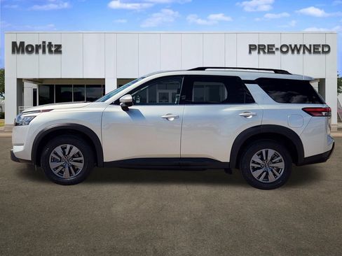 Used 2025 Nissan Pathfinder SV FWD image 4