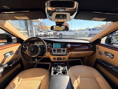 Used 2014 Rolls-Royce Ghost image 32