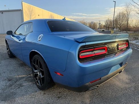 Used 2015 Dodge Challenger SXT Plus image 5
