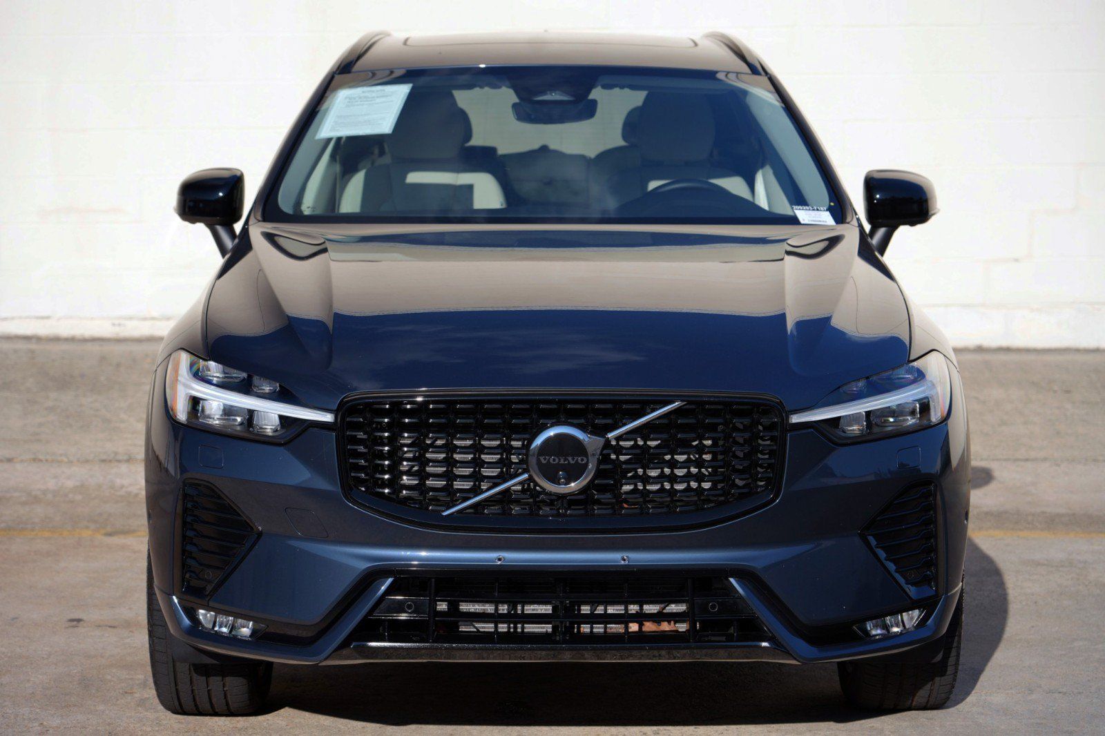 Used 2025 Volvo XC60 B5 Plus w/ Protection Package Premier AWD/4WD image 52