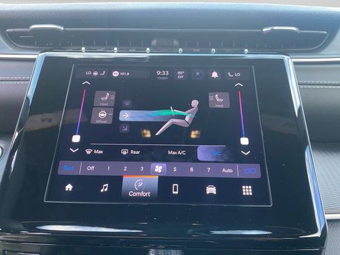 Used 2025 Jeep Grand Cherokee Laredo X w/ Luxury Tech Group I RWD image 25
