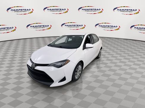 Used 2018 Toyota Corolla LE FWD image 4