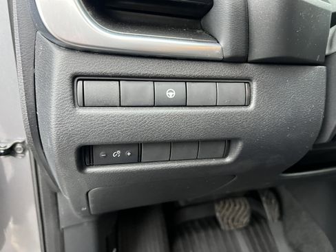 Used 2022 Nissan Rogue SV image 18