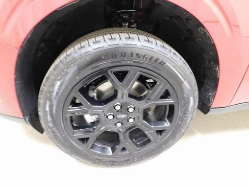 New 2025 Ford Maverick XLT w/ XLT Luxury Package image 11