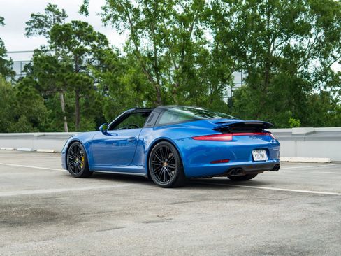 Used 2015 Porsche 911 Targa 4S w/ Sport Chrono Package AWD/4WD image 19